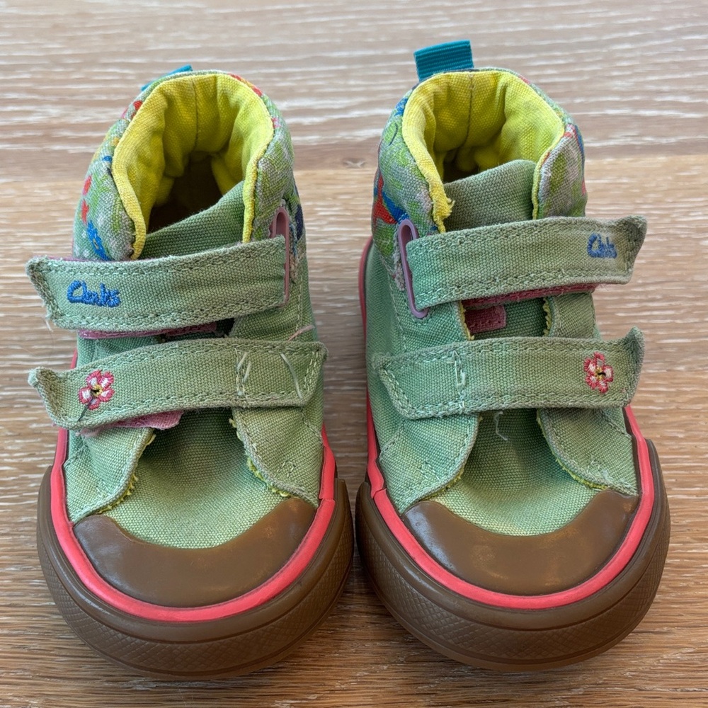 Clarks x Frugi Kids Sneakers with Colorful Bird Embroidery - Picture 2 of 5